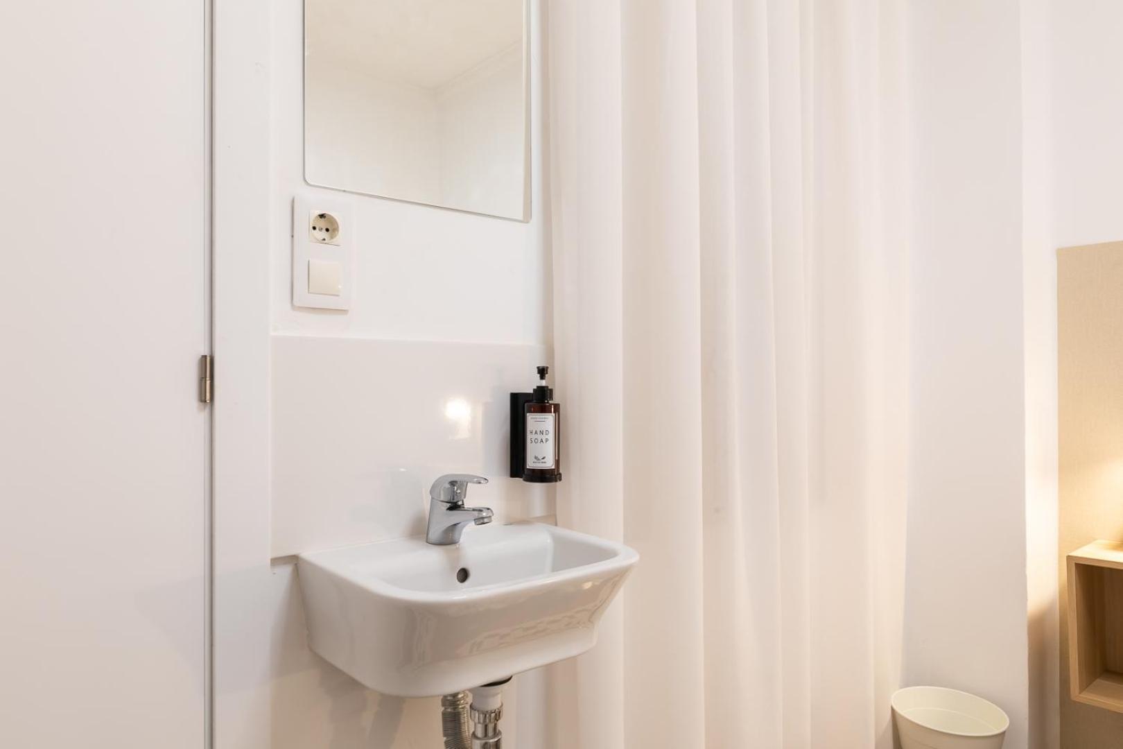 Pension Alicante By Moontels فالنسيا المظهر الخارجي الصورة