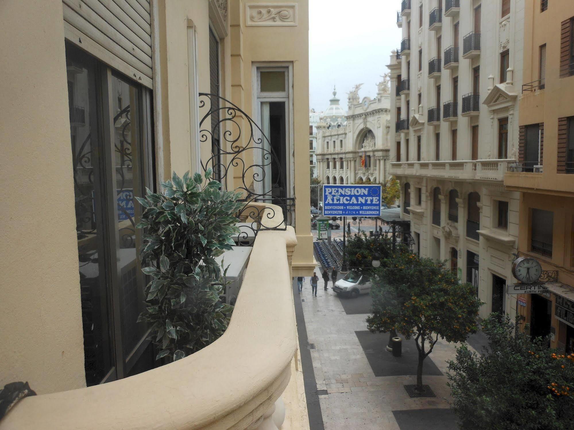Pension Alicante By Moontels فالنسيا المظهر الخارجي الصورة